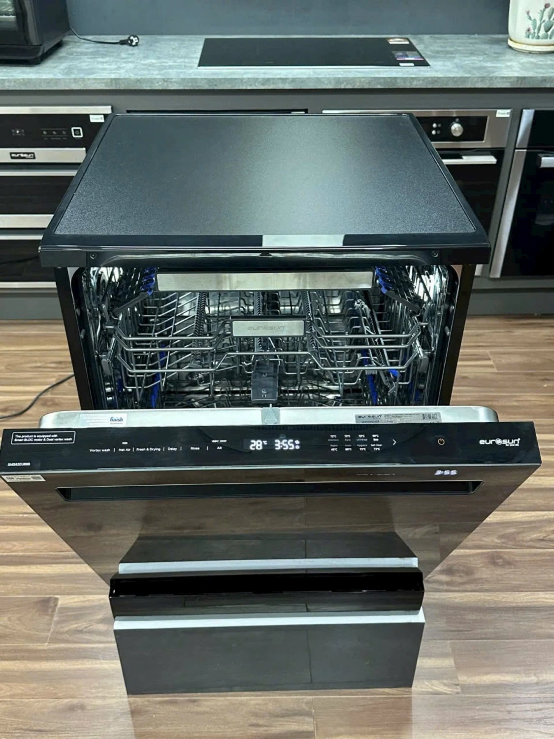 Máy rửa bát Eurosun SMS82EU88B | Serial 8+ | New 2024 Máy rửa bát Eurosun SMS82EU88B | Serial 8+ | New 2024