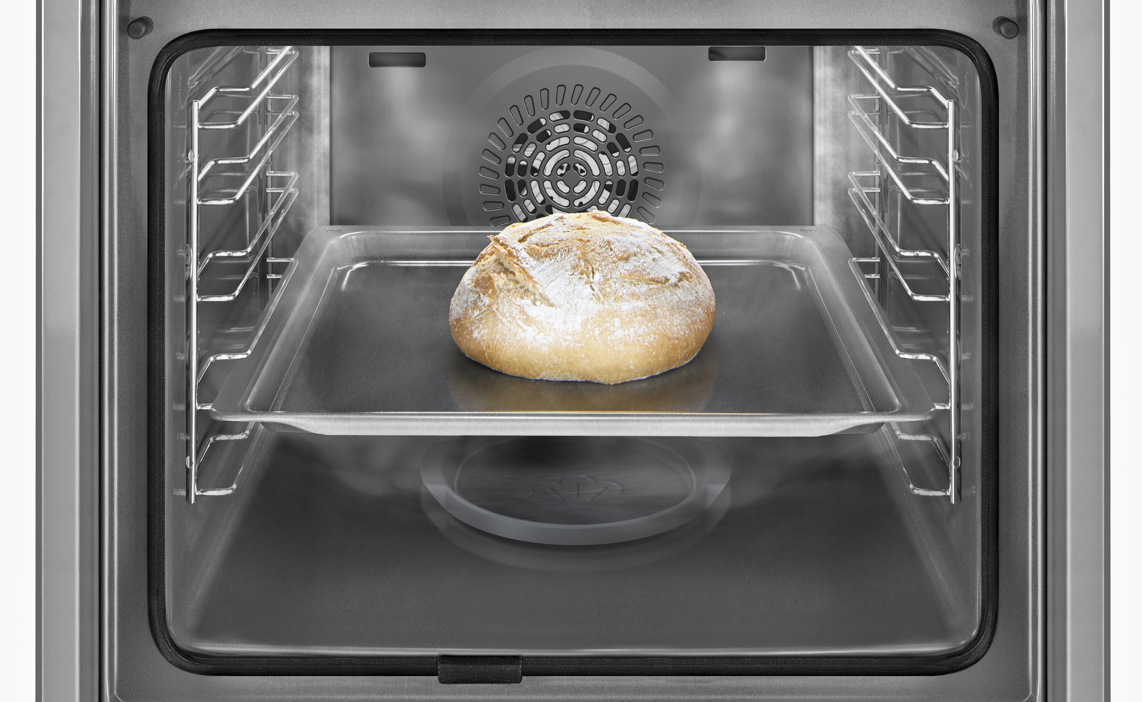 Hơi nước giúp thực phẩm không bị khô, mang lại lớp vỏ giòn tan thơm ngon và giữ cho bánh mì mềm xốp từ bên trong.