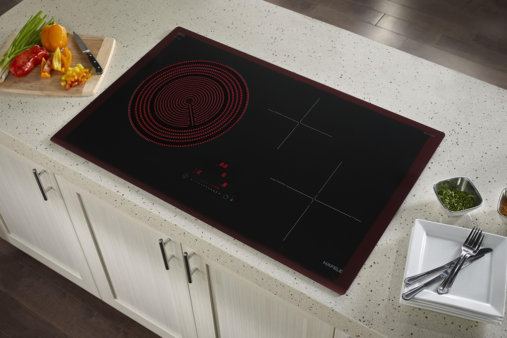 HC-M773D | 536.61.705 là mẫu bếp điện từ 3 vùng nấu mới nhất của hãng Hafele, đồng thời là một trong những mẫu bếp điện từ thành công ở phân cao cấp. HC-M773D | 536.61.705 là mẫu bếp điện từ 3 vùng nấu mới nhất của hãng Hafele, đồng thời là một trong những mẫu bếp điện từ thành công ở phân cao cấp.