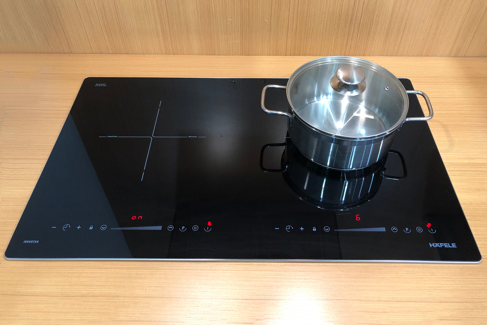 HC-I3732A | 536.61.736 là mẫu bếp từ mới nhất của hãng Hafele, đồng thời là một trong những mẫu bếp từ thành công ở phân khúc trung cấp. HC-I3732A | 536.61.736 là mẫu bếp từ mới nhất của hãng Hafele, đồng thời là một trong những mẫu bếp từ thành công ở phân khúc trung cấp.