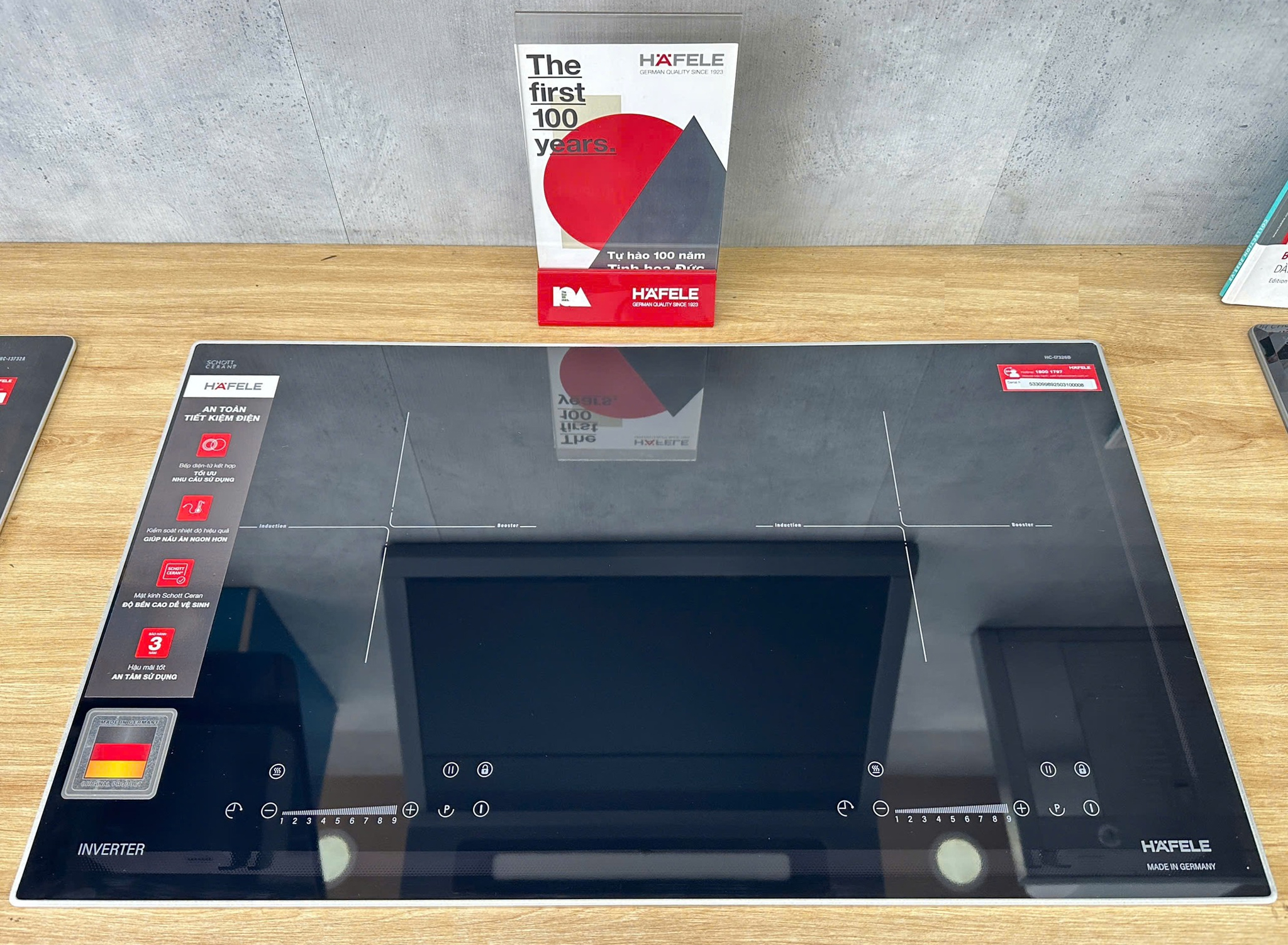 HC-I7326B | 533.09.989 là mẫu bếp từ mới nhất của hãng Hafele, đồng thời là một trong những mẫu bếp từ thành công ở phân khúc cao cấp. HC-I7326B | 533.09.989 là mẫu bếp từ mới nhất của hãng Hafele, đồng thời là một trong những mẫu bếp từ thành công ở phân khúc cao cấp.