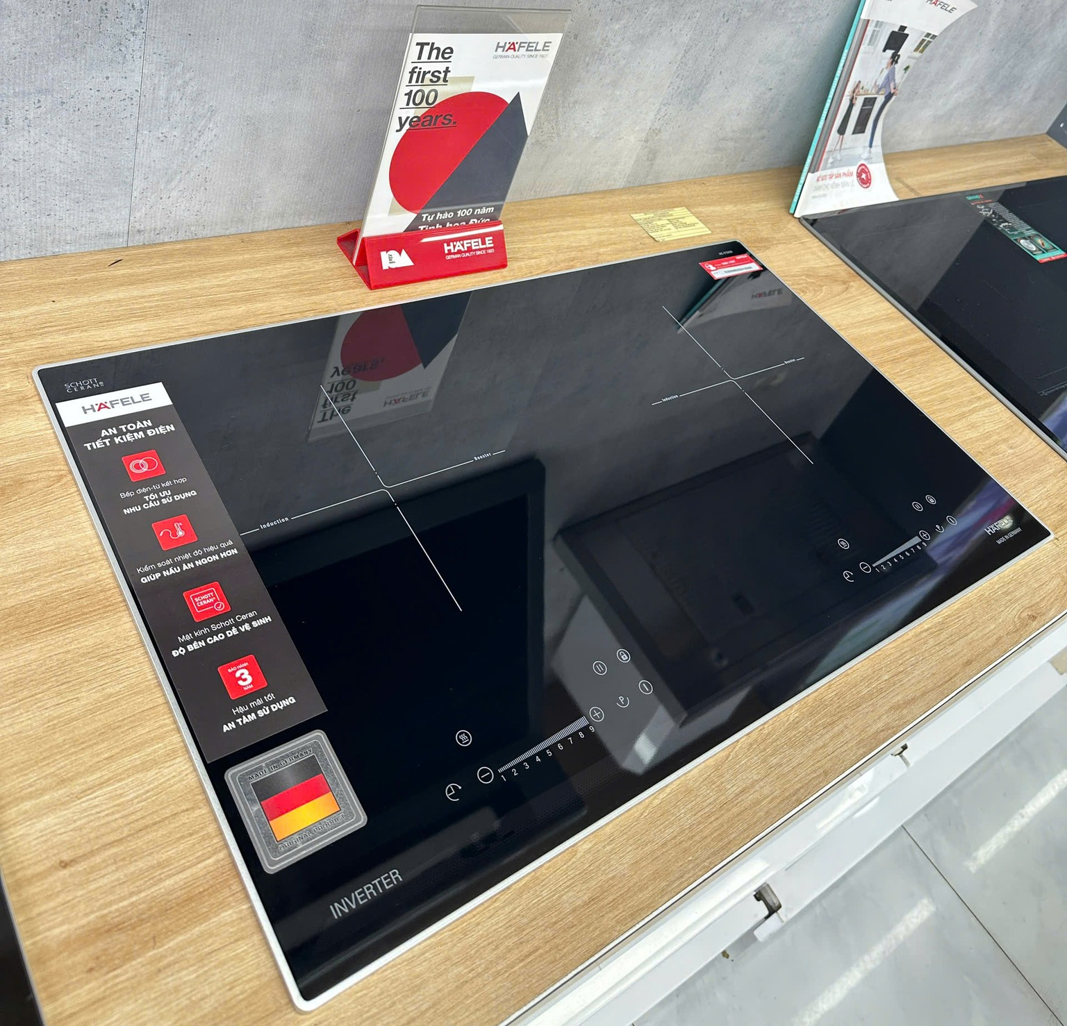 Bảng điều khiển Controls Flex Touch của HC-I7326B | 533.09.989 này có thể nó là rất dễ điều khiển, thực ra nó chỉ có tổng cộng 2 thao tác là bạn có thể bắt đầu nấu (bật nguồn + kéo slider). Bảng điều khiển Controls Flex Touch của HC-I7326B | 533.09.989 này có thể nó là rất dễ điều khiển, thực ra nó chỉ có tổng cộng 2 thao tác là bạn có thể bắt đầu nấu (bật nguồn + kéo slider).