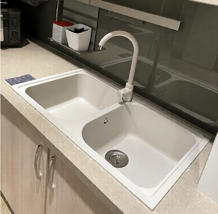 Lòng chậu sâu, giảm khả năng bắn nước Lòng chậu sâu, giảm khả năng bắn nước