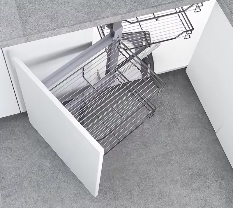 Góc liên hoàn mở trái Inox 201 mạ Chrome nan tròn Eurogold EP101 được thiết kế âm tủ gọn gàng và tiện dụng phù hợp với nhiều không gian bếp khác nhau. Góc liên hoàn mở trái Inox 201 mạ Chrome nan tròn Eurogold EP101 được thiết kế âm tủ gọn gàng và tiện dụng phù hợp với nhiều không gian bếp khác nhau.