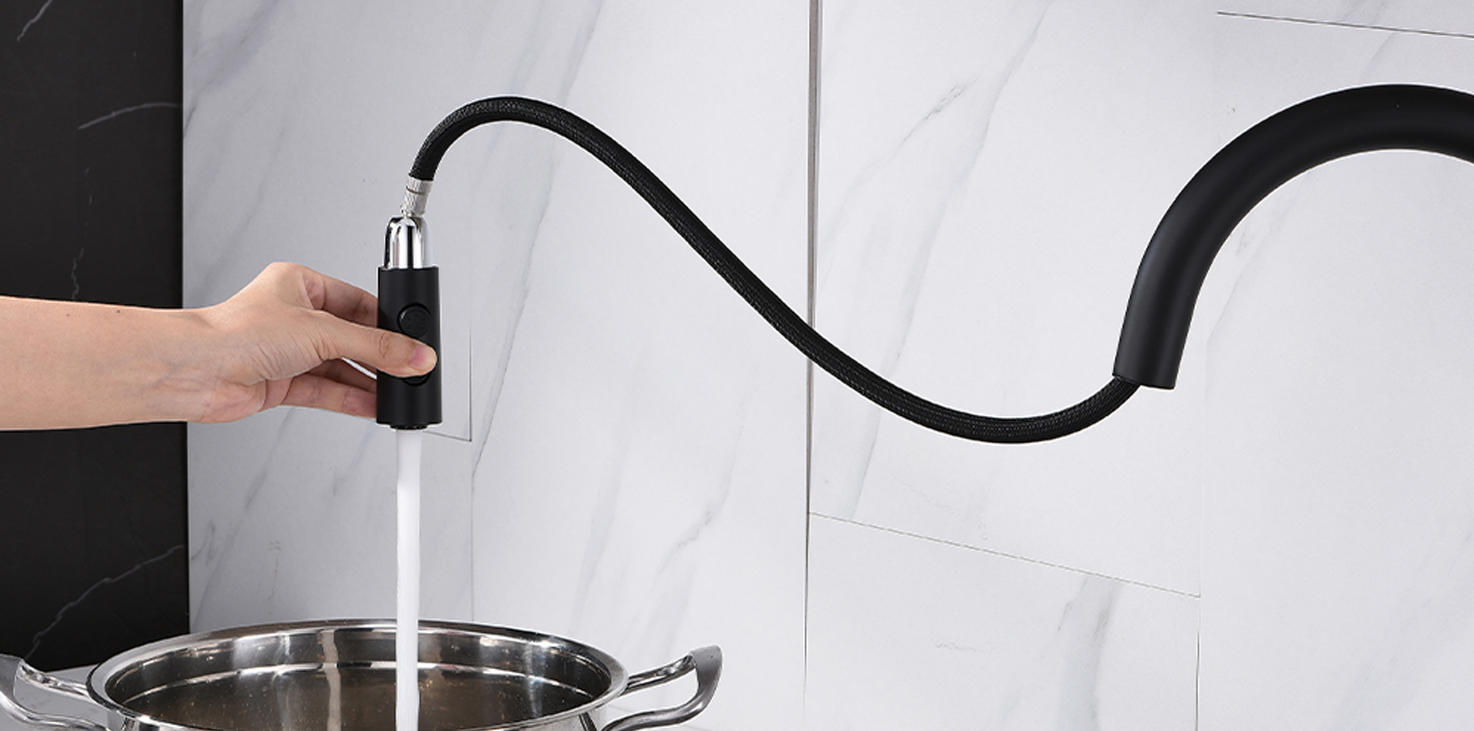 Lõi kéo dây rút vòi rửa Kluger KLF0001B là một phụ kiện hữu ích để tăng cường sự linh hoạt và tiện ích khi sử dụng vòi rửa bát