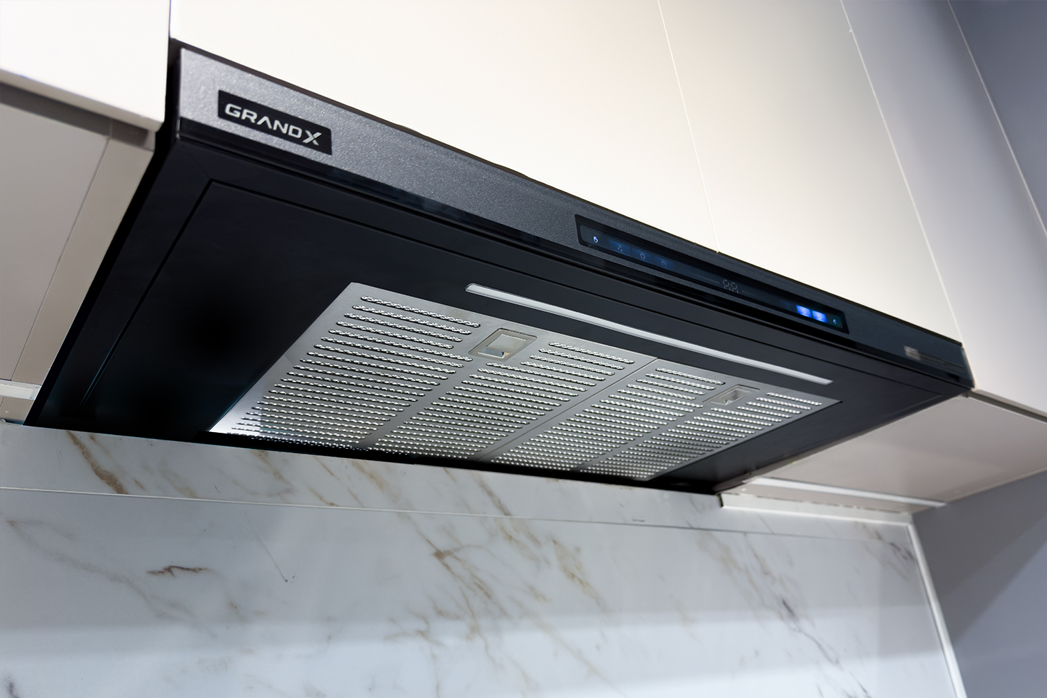 Máy hút mùi âm tủ màu đen 80cm GrandX GX H80F85B được trang bị động cơ Smart Inverter BLDC hiện đại Máy hút mùi âm tủ màu đen 80cm GrandX GX H80F85B được trang bị động cơ Smart Inverter BLDC hiện đại