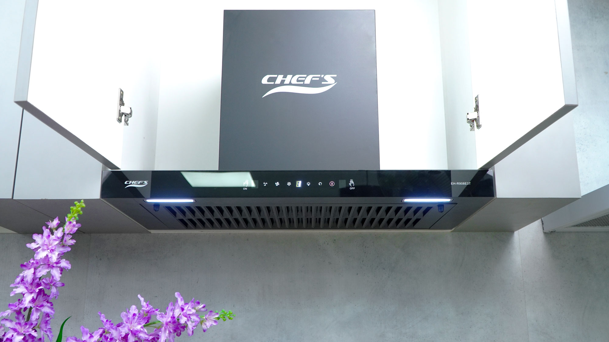 ới độ ồn chỉ từ 42dB ở tốc độ hút 1, hút mùi Chefs EH-R908E3T hoạt động thực sự êm ái, gần như không gây ra bất kỳ tiếng ồn nào. ới độ ồn chỉ từ 42dB ở tốc độ hút 1, hút mùi Chefs EH-R908E3T hoạt động thực sự êm ái, gần như không gây ra bất kỳ tiếng ồn nào.