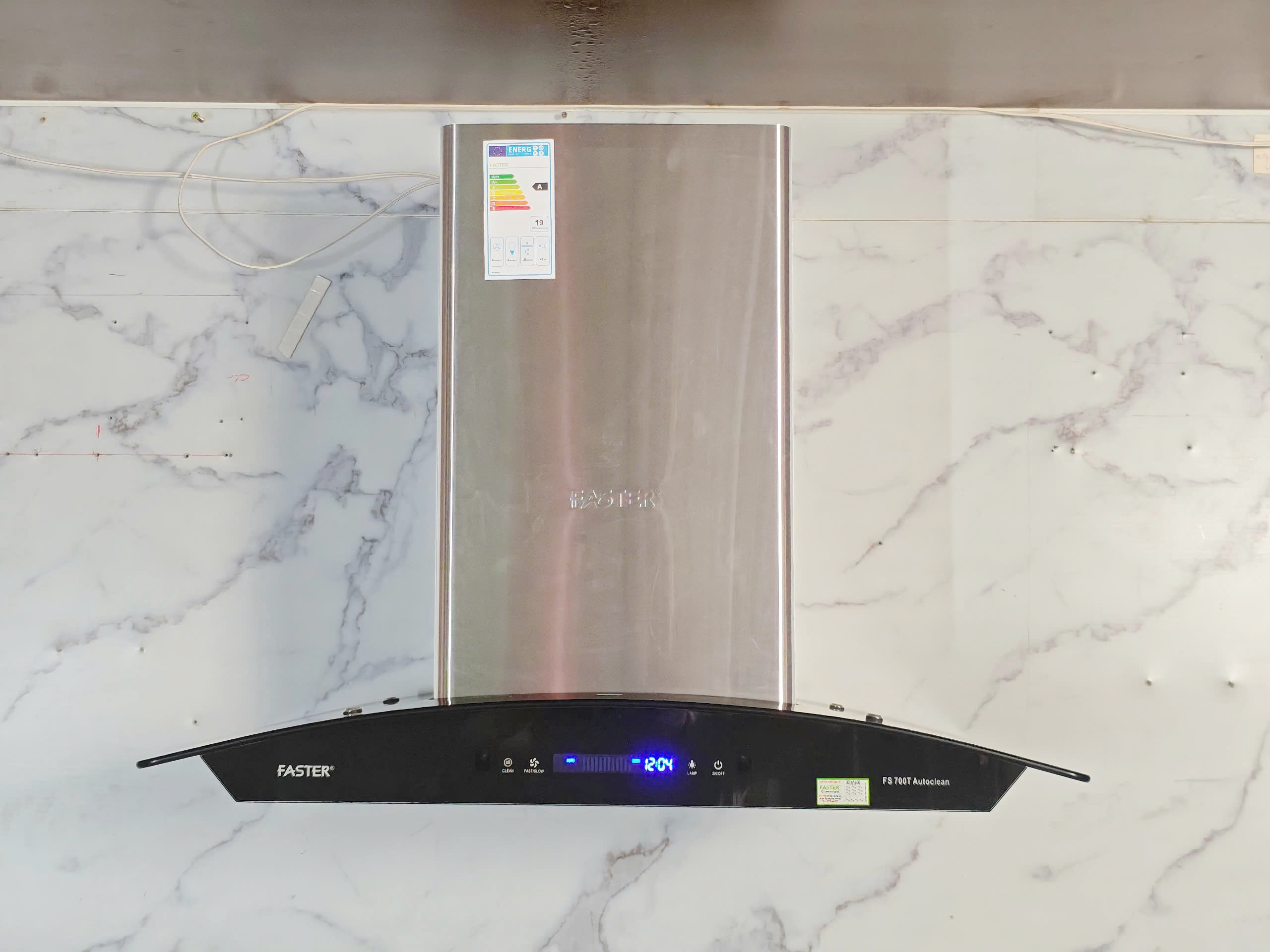 Máy hút mùi áp tường kính cong Inox cảm ứng 70cm Faster FS 700T Autoclean không chỉ là một thiết bị thông thường mà còn là điểm nhấn tinh tế trong không gian bếp của bạn Máy hút mùi áp tường kính cong Inox cảm ứng 70cm Faster FS 700T Autoclean không chỉ là một thiết bị thông thường mà còn là điểm nhấn tinh tế trong không gian bếp của bạn