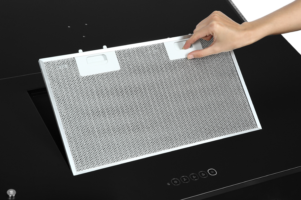 Việc vệ sinh lưới lọc thường xuyên giúp đảm bảo hiệu quả hút mùi và khử mùi của máy. Việc vệ sinh lưới lọc thường xuyên giúp đảm bảo hiệu quả hút mùi và khử mùi của máy.