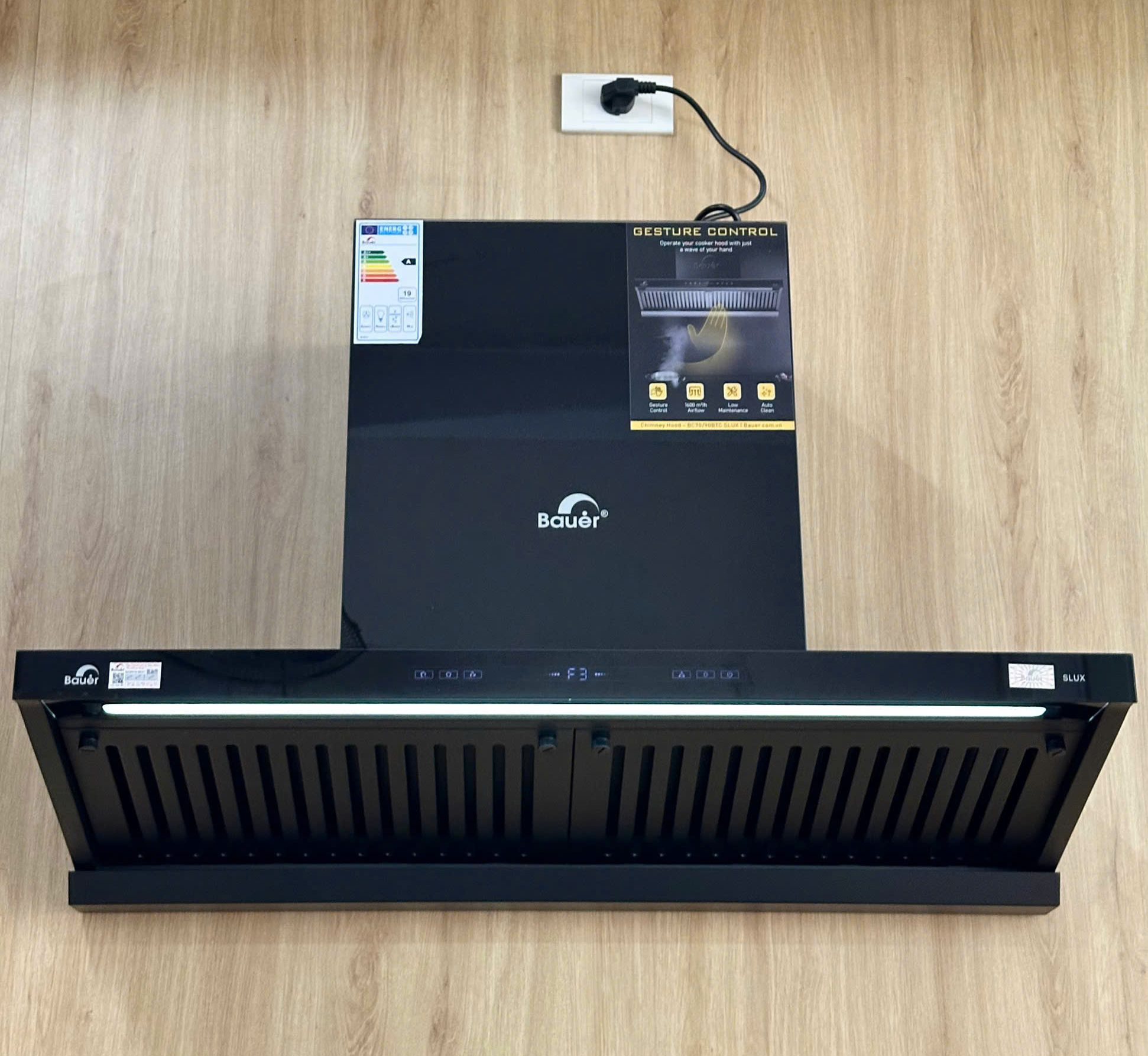 Máy hút mùi áp tường chữ T mặt hút vát chéo | Bauer BC70BTC SLUX | màu đen | 70cm | tự động làm sạch Máy hút mùi áp tường chữ T mặt hút vát chéo | Bauer BC70BTC SLUX | màu đen | 70cm | tự động làm sạch