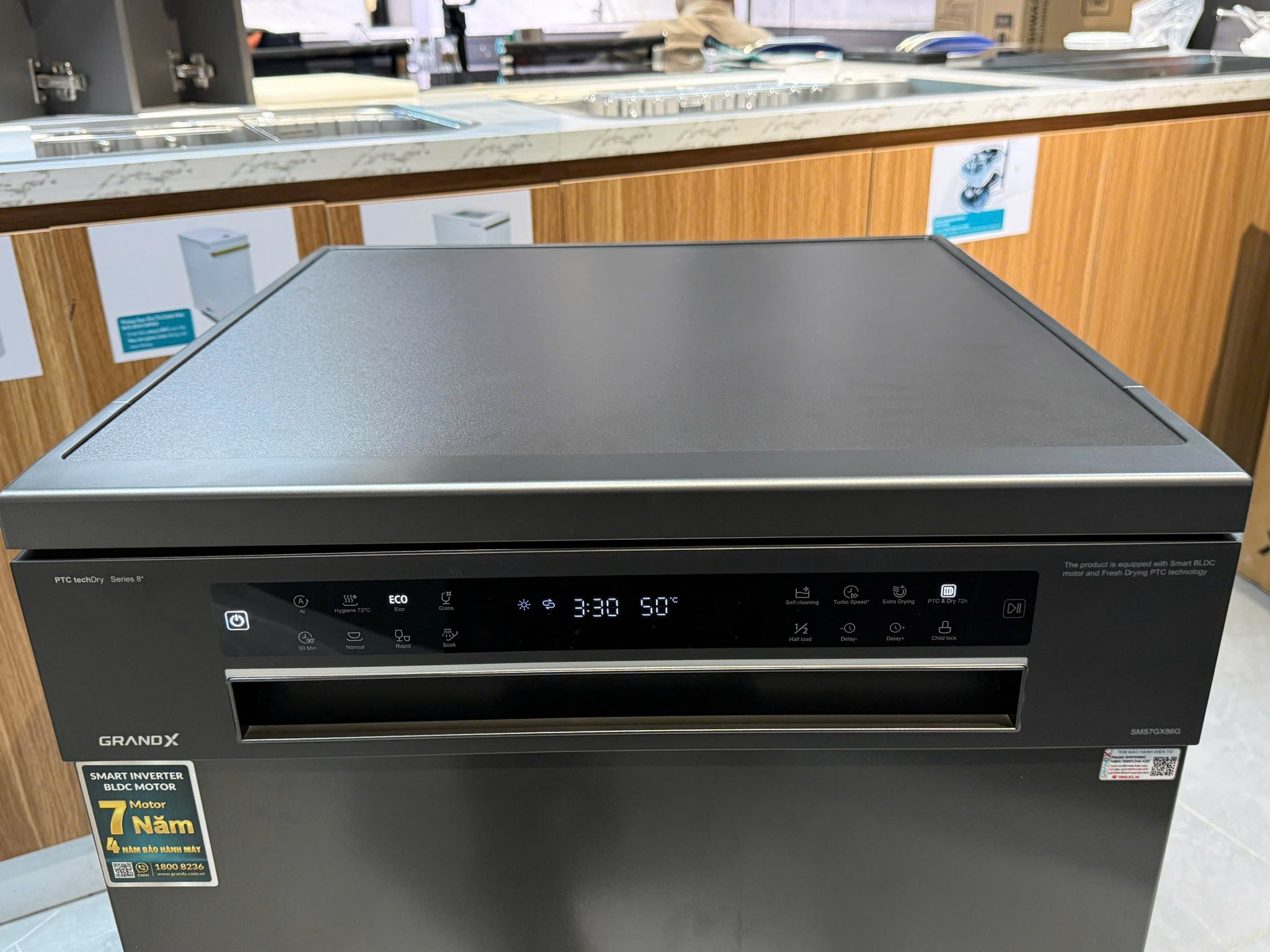 Máy rửa bát GrandX SMS7GX86G có công suất tiêu thụ từ 1760W Máy rửa bát GrandX SMS7GX86G có công suất tiêu thụ từ 1760W