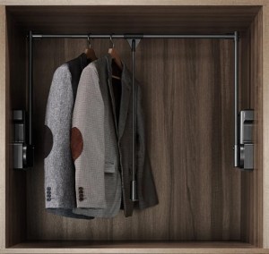 gia-mac-quan-ao-eurogold-hp60918