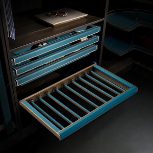 gia-treo-quan-au-mau-xanh-luc-bao-garis-gw04e