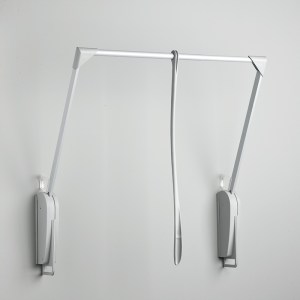 moc-treo-ao-di-dong-servetto-se62ciga0