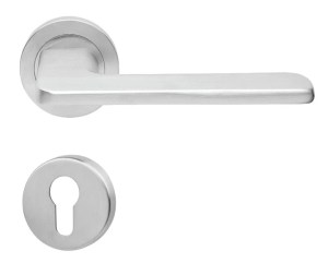 tay-nam-gat-cua-phong-co-nap-che-hop-kim-kem-mau-chrome-mo-hafele-901-99-553