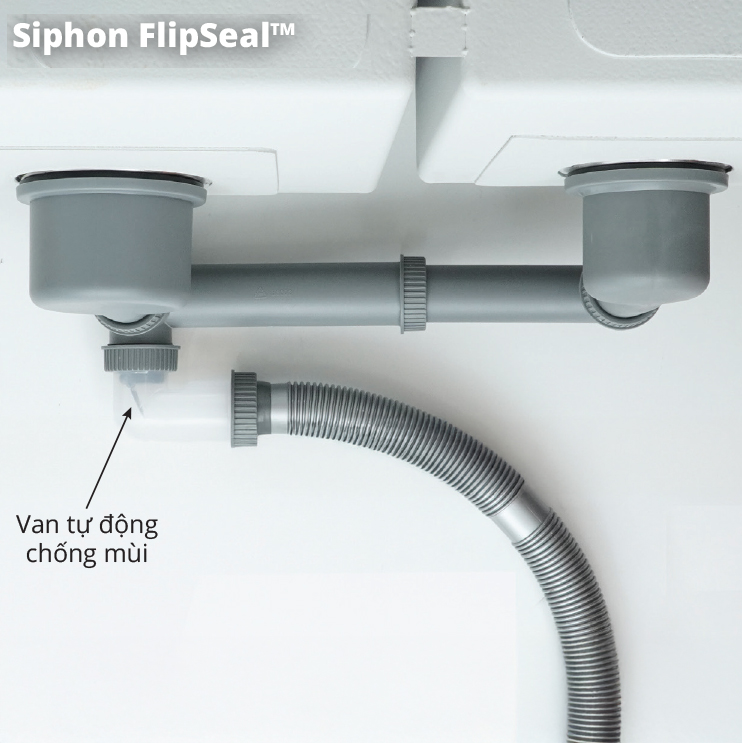 Siphon FlipSeal™ cải tiến thế hệ mới được tích hợp trên chậu rửa bát Garis GS22.82 được thiết kế ống dẫn dạng lắp lật thông minh giúp khoá mùi triệt để mà không cần khay nước Siphon FlipSeal™ cải tiến thế hệ mới được tích hợp trên chậu rửa bát Garis GS22.82 được thiết kế ống dẫn dạng lắp lật thông minh giúp khoá mùi triệt để mà không cần khay nước