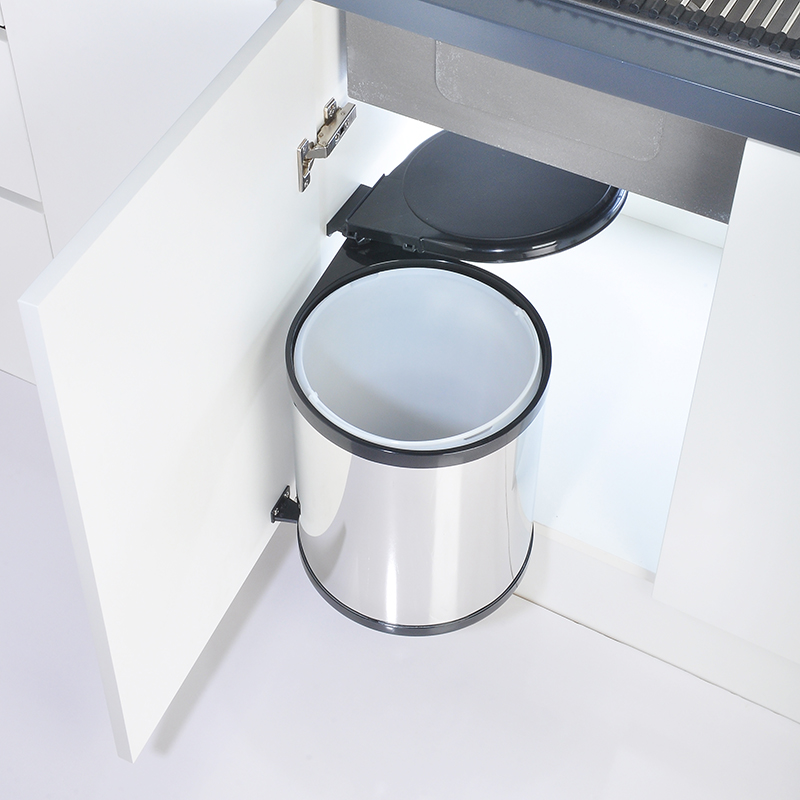 Thùng rác đơn âm tủ 8L gắn cánh mở 400mm Hafele 502.24.003 được làm từ chất liệu PVC cao cấp an toàn với môi trường và con người Thùng rác đơn âm tủ 8L gắn cánh mở 400mm Hafele 502.24.003 được làm từ chất liệu PVC cao cấp an toàn với môi trường và con người