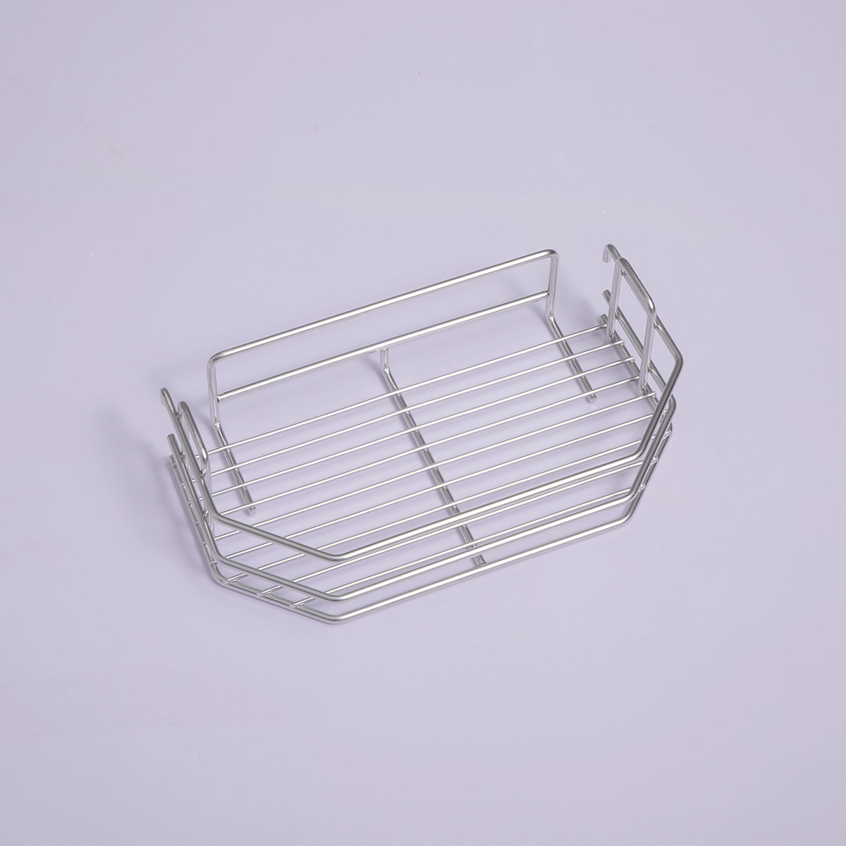 Thiết kế dạng nan góp phần tạo cảm giác chắc chắn, khỏe khoắn cho hệ tủ kho chứa đồ khô. Thiết kế dạng nan góp phần tạo cảm giác chắc chắn, khỏe khoắn cho hệ tủ kho chứa đồ khô.