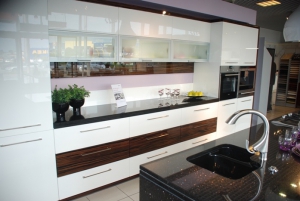 Mẫu tủ bếp có quầy bar đẹp TB-HSN20