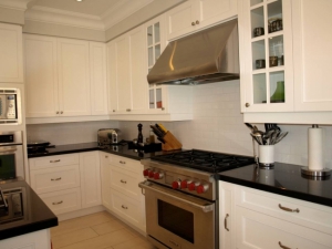 Mẫu tủ bếp có quầy bar đẹp TB-HSN20